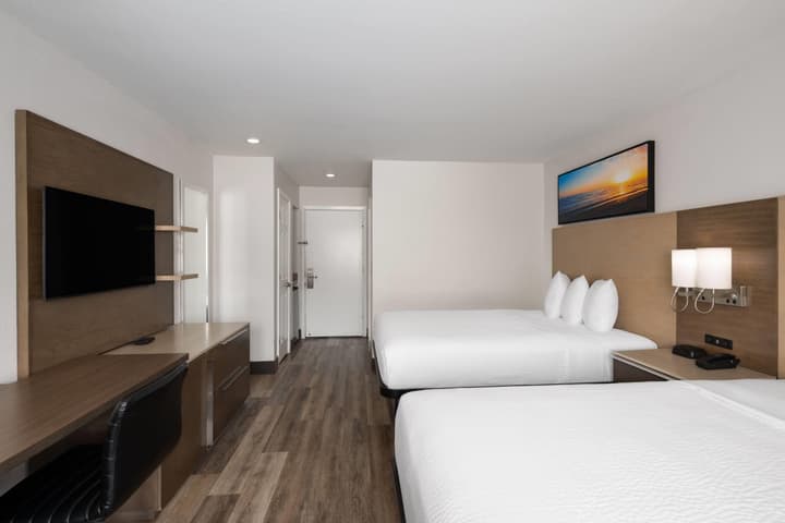 Days Inn by Wyndham Monterey Downtown