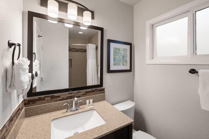 Days Inn by Wyndham Monterey Downtown
