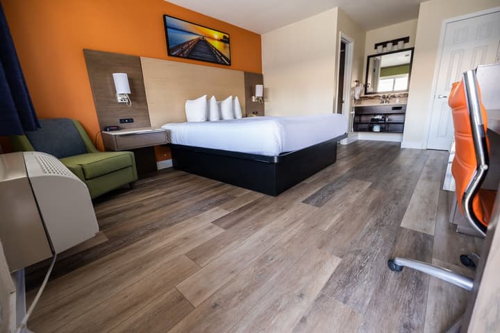 Days Inn by Wyndham Monterey Downtown