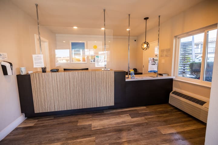 Days Inn by Wyndham Monterey Downtown
