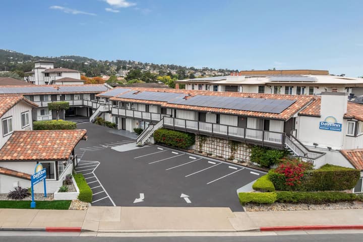 Days Inn by Wyndham Monterey Downtown