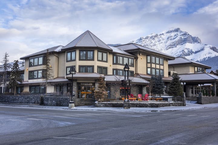 Elk + Avenue Hotel
