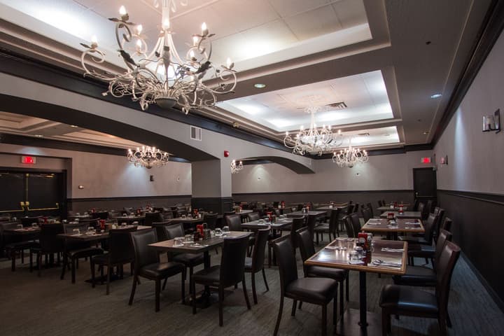 Elk + Avenue Hotel