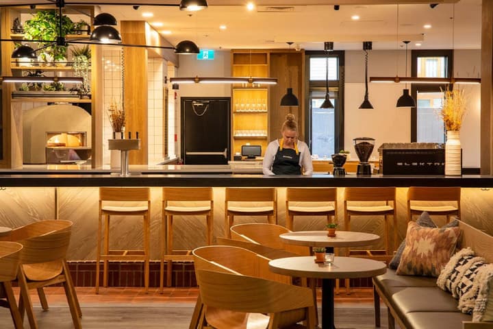 Elk + Avenue Hotel