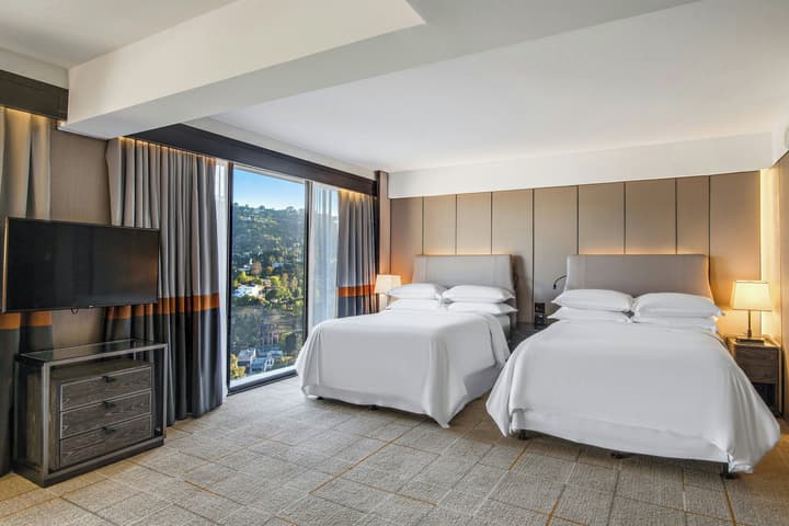 Sheraton Universal Hotel