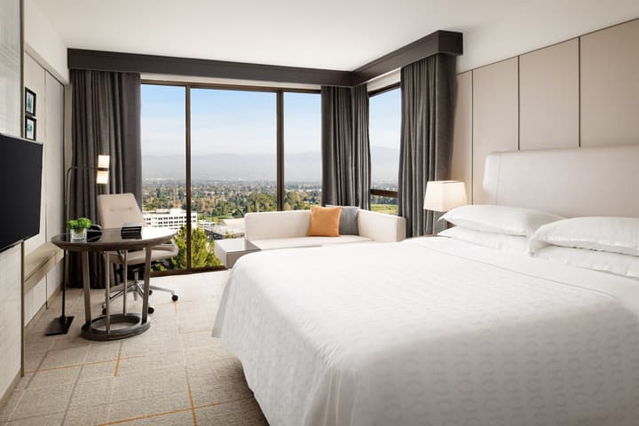 Sheraton Universal Hotel