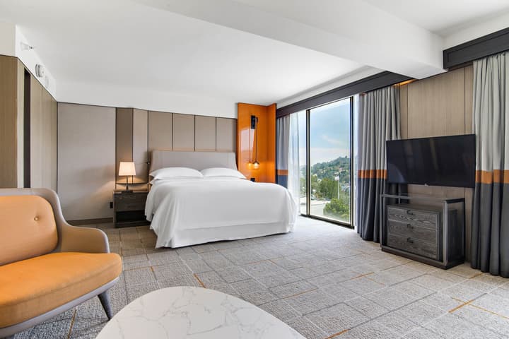 Sheraton Universal Hotel