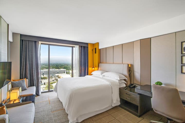 Sheraton Universal Hotel
