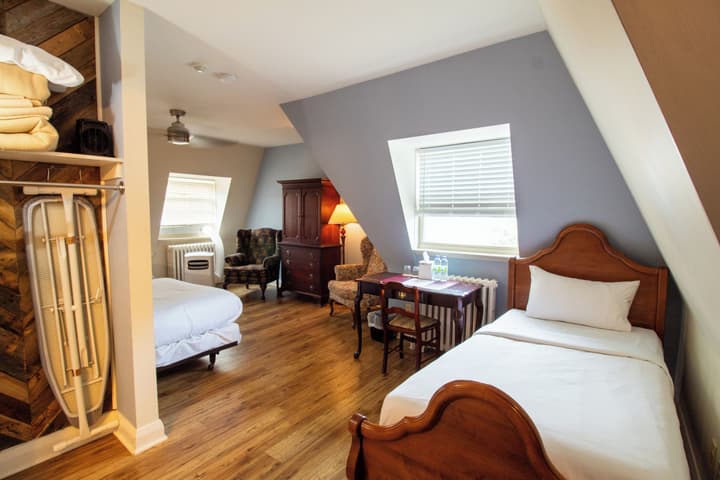 Hochelaga Inn