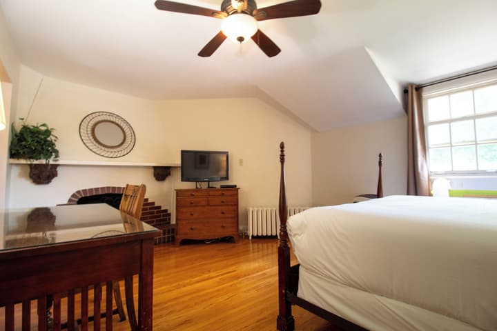 Hochelaga Inn