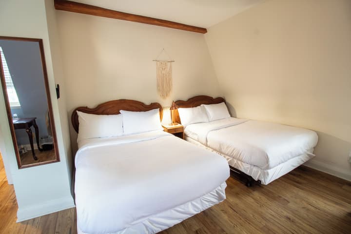 Hochelaga Inn