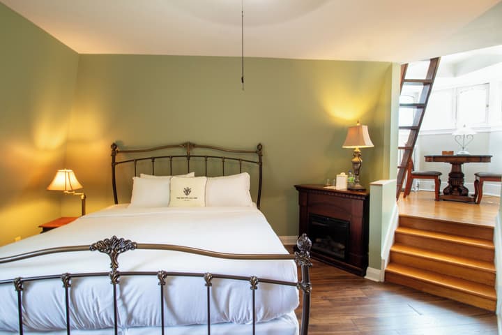 Hochelaga Inn