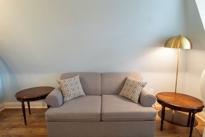 Hochelaga Inn