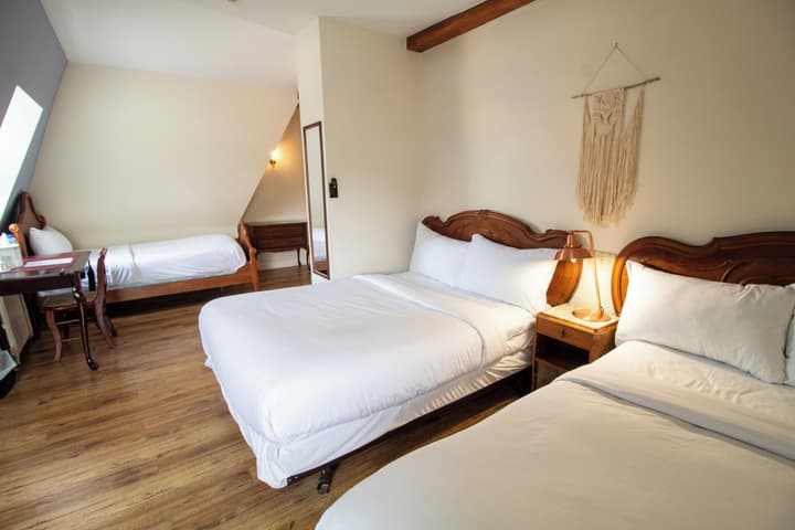 Hochelaga Inn