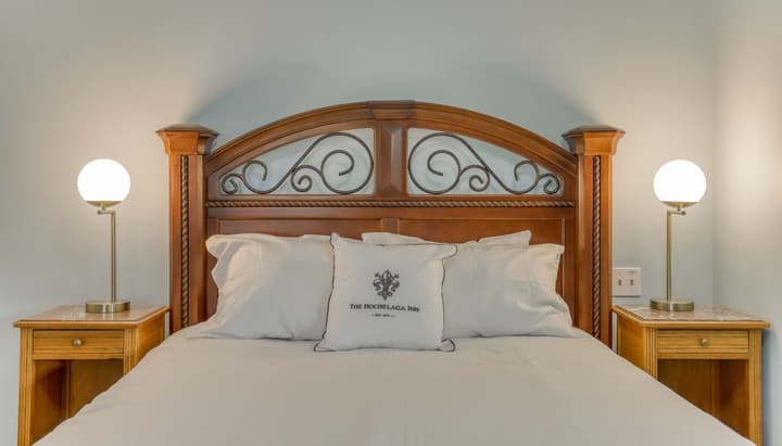 Hochelaga Inn