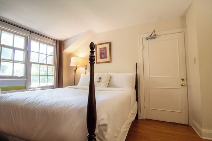 Hochelaga Inn