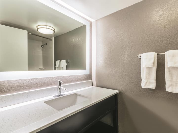La Quinta Inn & Suites by Wyndham Virginia Beach