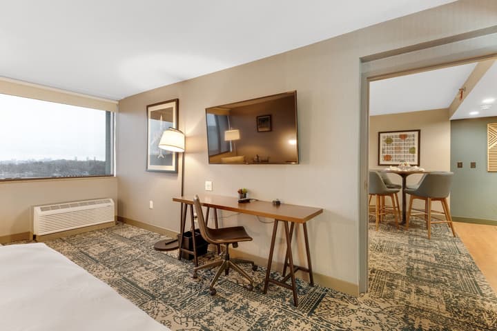 Four Points by Sheraton Boston Newton