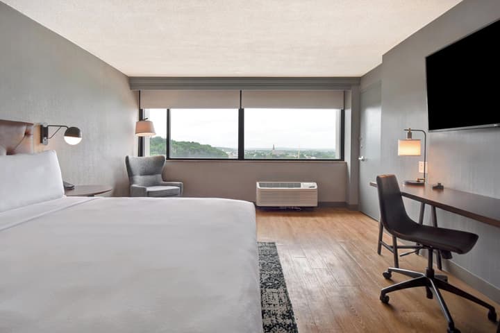 Four Points by Sheraton Boston Newton