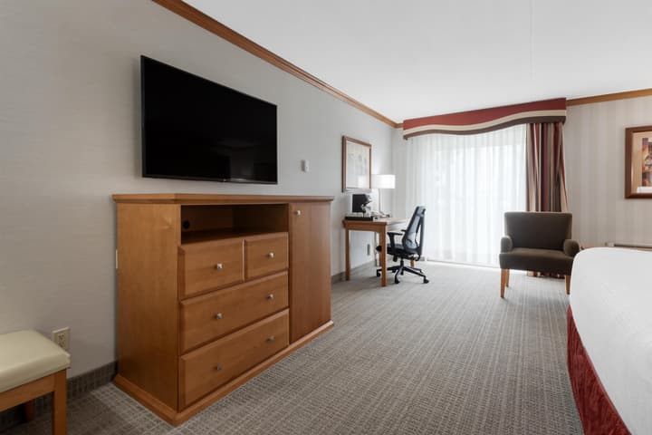 Best Western Plus Port O'Call Hotel