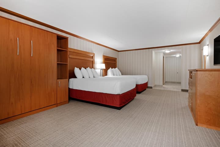 Best Western Plus Port O'Call Hotel
