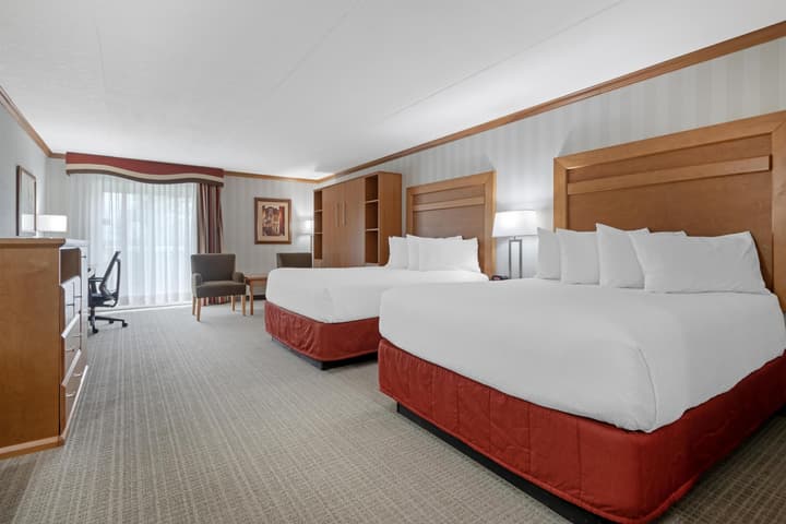 Best Western Plus Port O'Call Hotel