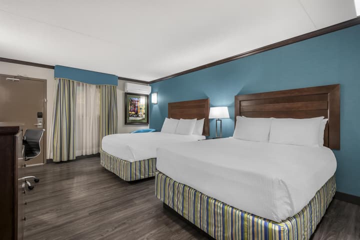 Best Western Plus Port O'Call Hotel