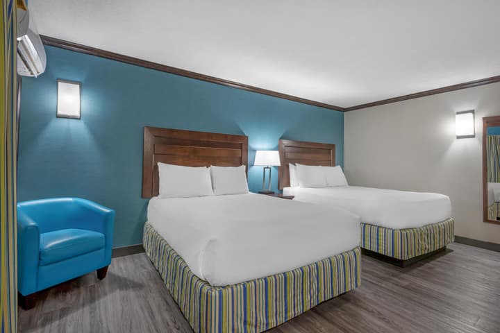 Best Western Plus Port O'Call Hotel