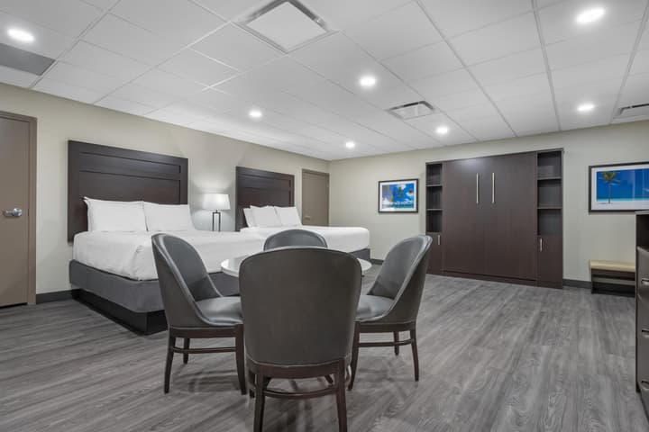 Best Western Plus Port O'Call Hotel