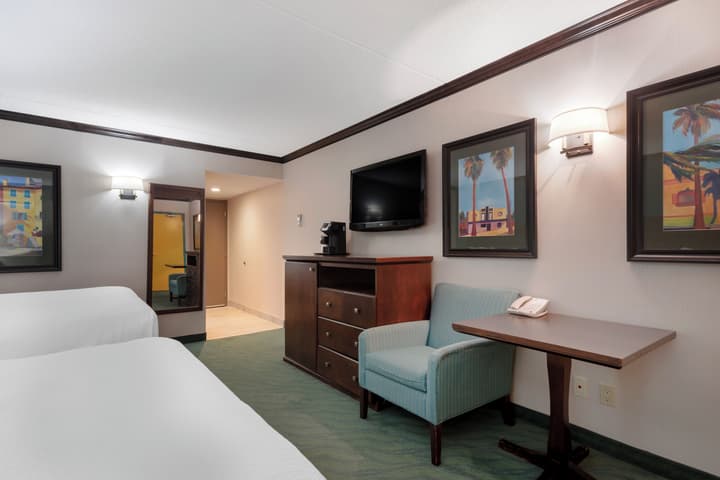 Best Western Plus Port O'Call Hotel