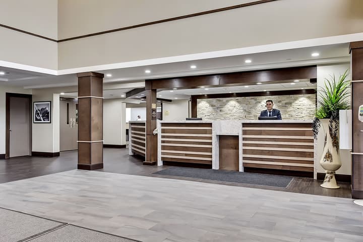 Best Western Plus Port O'Call Hotel