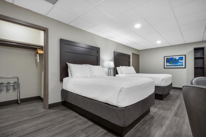 Best Western Plus Port O'Call Hotel