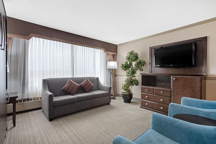 Best Western Plus Port O'Call Hotel