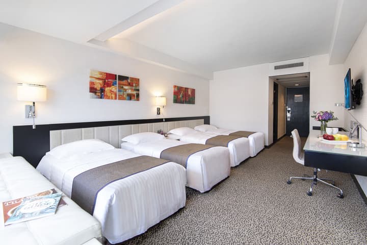 Regal Riverside Hotel