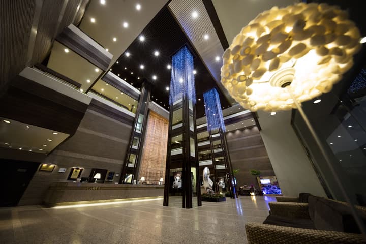 Regal Riverside Hotel