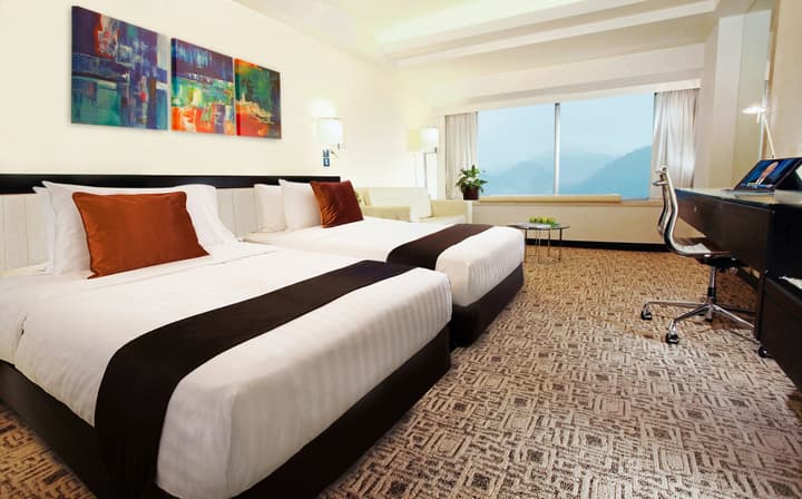 Regal Riverside Hotel
