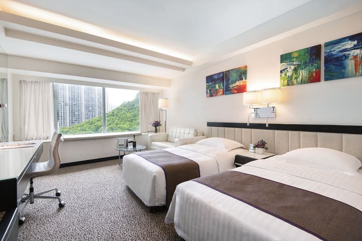 Regal Riverside Hotel