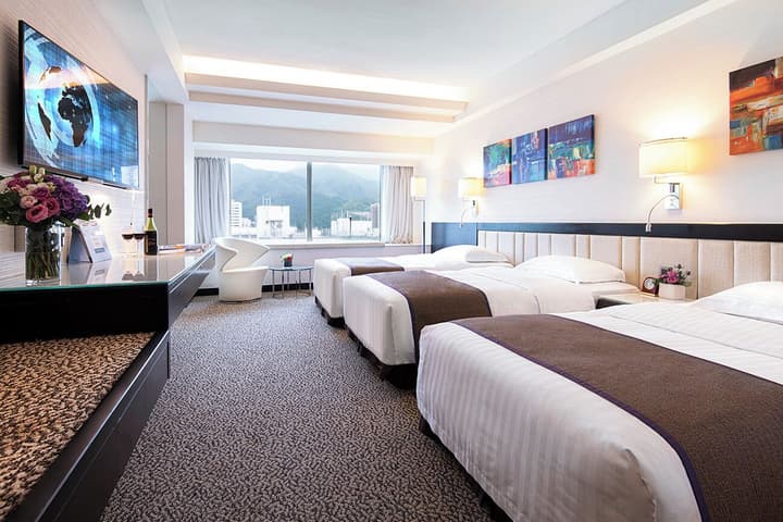 Regal Riverside Hotel
