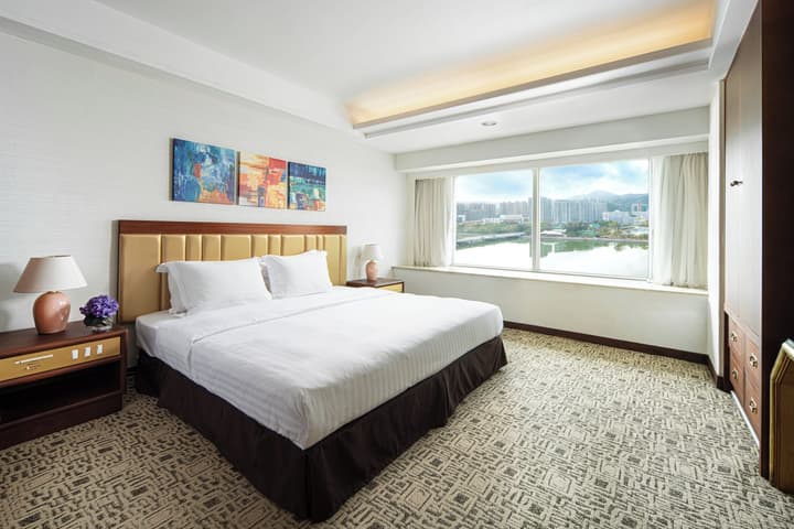 Regal Riverside Hotel