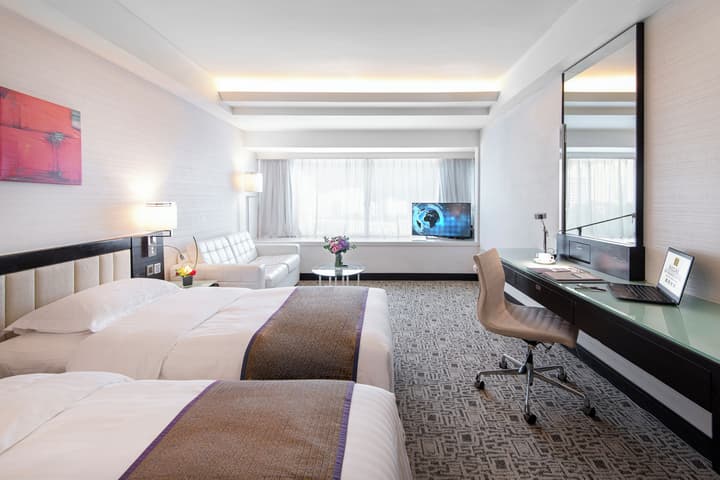 Regal Riverside Hotel