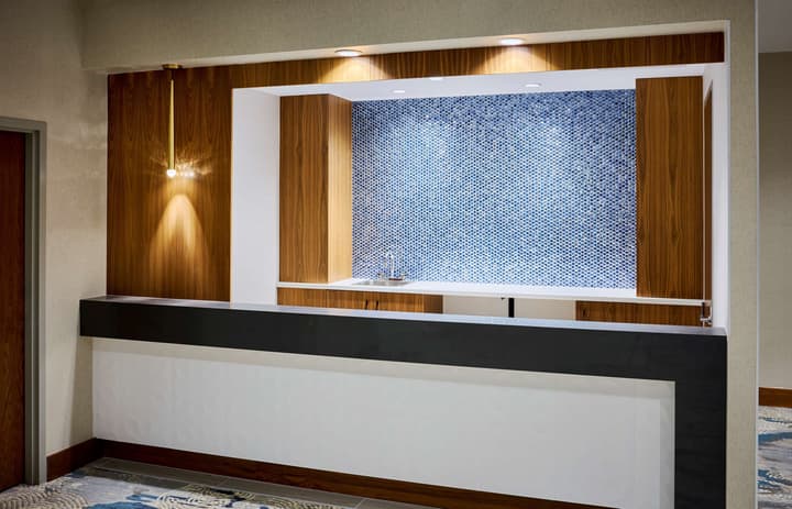 DoubleTree by Hilton Windsor Hotel & Suites