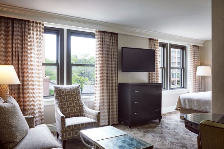 The Raphael Hotel, Autograph Collection