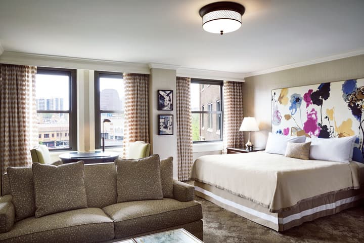 The Raphael Hotel, Autograph Collection