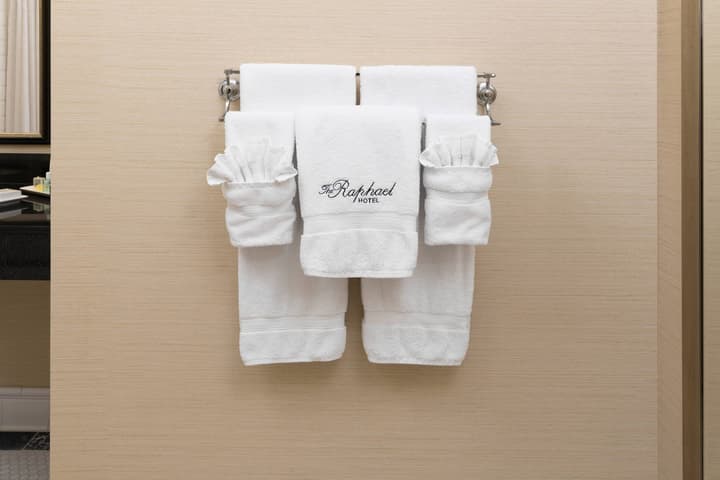 The Raphael Hotel, Autograph Collection