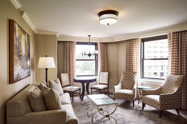 The Raphael Hotel, Autograph Collection