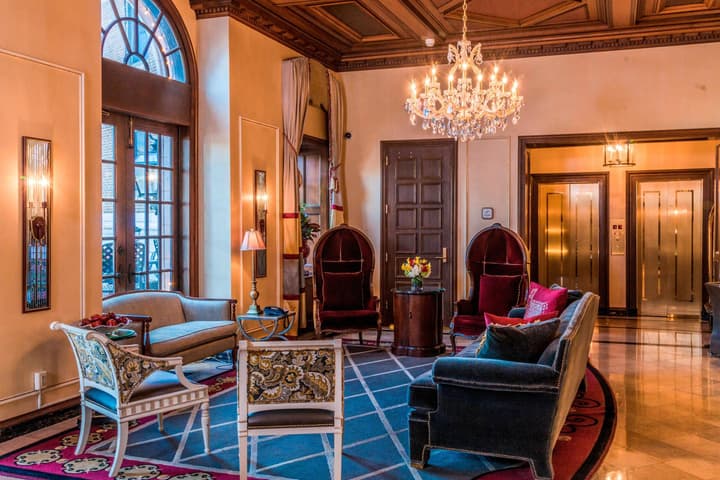 The Raphael Hotel, Autograph Collection