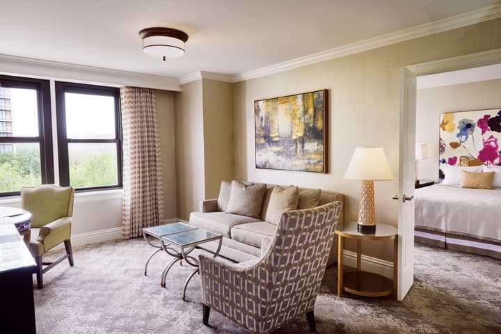 The Raphael Hotel, Autograph Collection