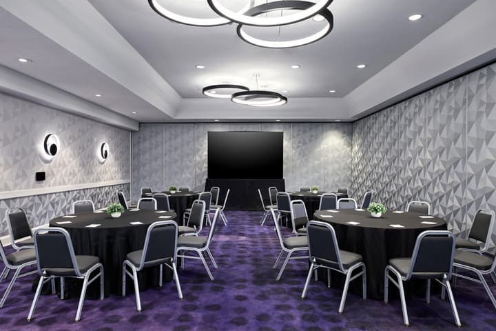YOTEL Washington DC, Select by Hilton
