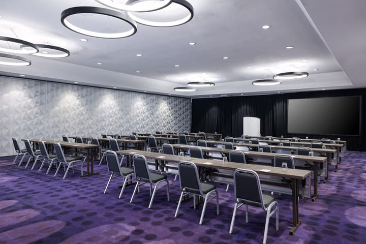 YOTEL Washington DC, Select by Hilton