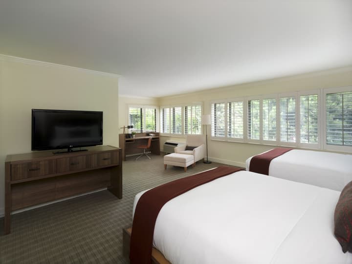 Topnotch Resort